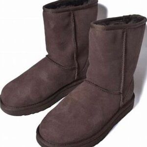 New Ugg chocolate shirt boots ladies 10